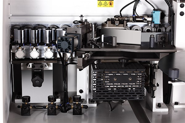 SE-108B全自動直線封邊機