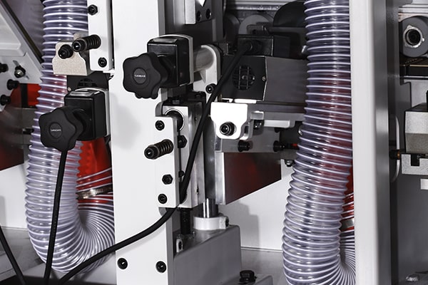 SE-108B全自動直線封邊機