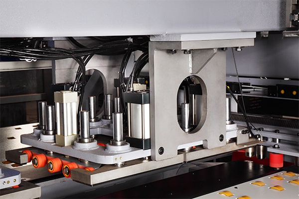 自動(dòng)壓緊裝置 自動(dòng)壓緊裝置