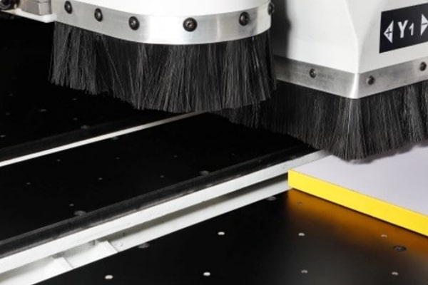 自動夾板送料裝置 專利設(shè)計前后移動式氣墊工作臺